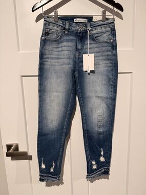 KanCan Light Blue Distressed Ankle Crop Jeans Size 27 NWT